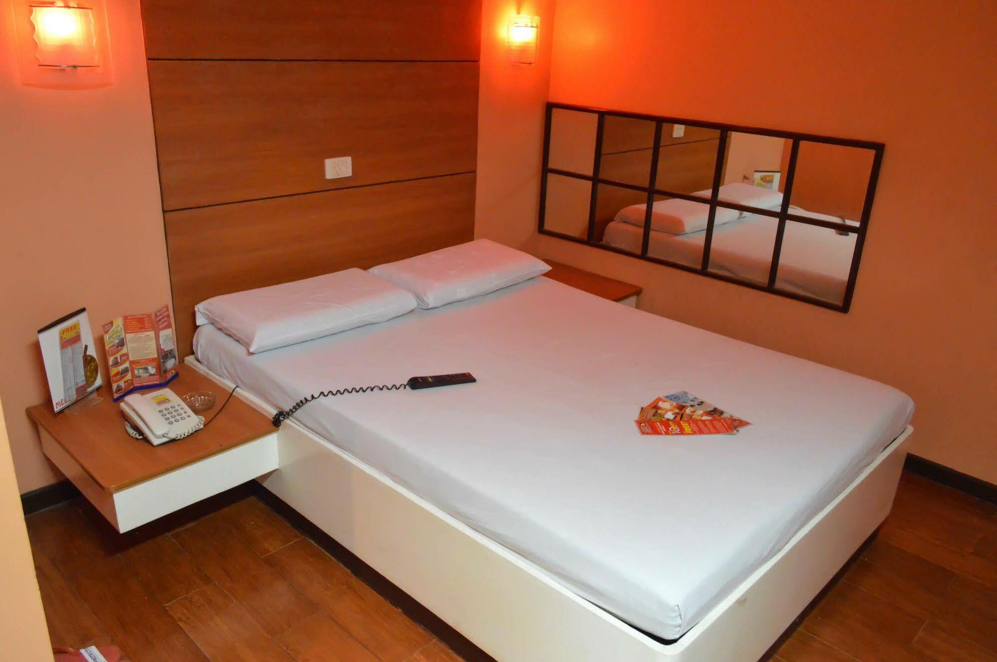 Hotel Sogo Avenida Манила Экстерьер фото